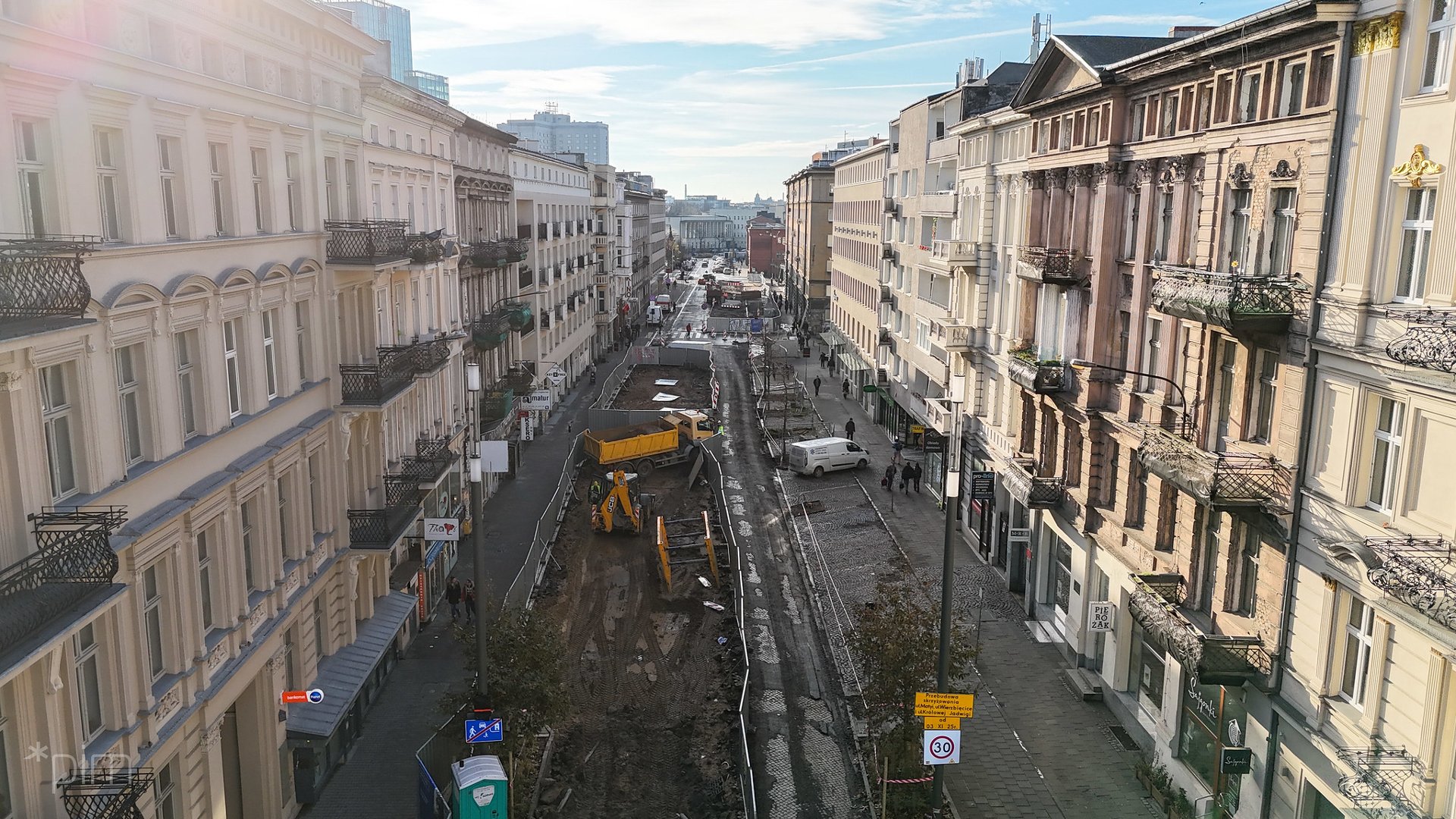 Zdjęcie ul. Ratajczaka w trakcie budowy trasy tramwajowej