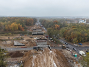 Zdjęcie z budowy wiaduktów i dróg w rejonie ulic Golęcińskiej i Lutyckiej. Wiadukty nad torami kolejowymi i ul. Podolańska przy ul. Lutyckiej