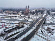 На понеділок, 16 лютого, після ранкового транспортного піку, заплановано закриття проїжджої частини мосту для автомобілів, що рухаються від Śródki в напрямку центру міста. Згідно з анонсами, проїзд в обох напрямках буде можливий південною смугою. фото: PIM