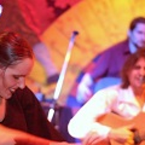 gitarzyska i tancerka