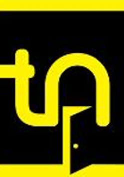 Czarno-żólte logo: połaczone litery "t" i "n", pod nimi zarys uchylonych drzwi.