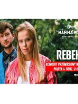 Zdjęcie artystów plus białe napisy na zielonym tle