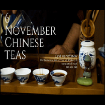 Zdjęcie mężyczyzny rozlewającego herbatę