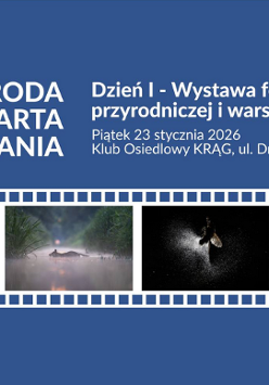 Plakat wydarzenia Przyroda Warta Poznania. Na niebieskim tle białe napisy. U dołu pas przypominający kliszę fotograficzną z miniaturami zdjęć przyrody: porosty, stado jeleni, zwierzę w wodzie, owad w locie, samotne drzewa we mgle oraz gałęzie na tle światła.