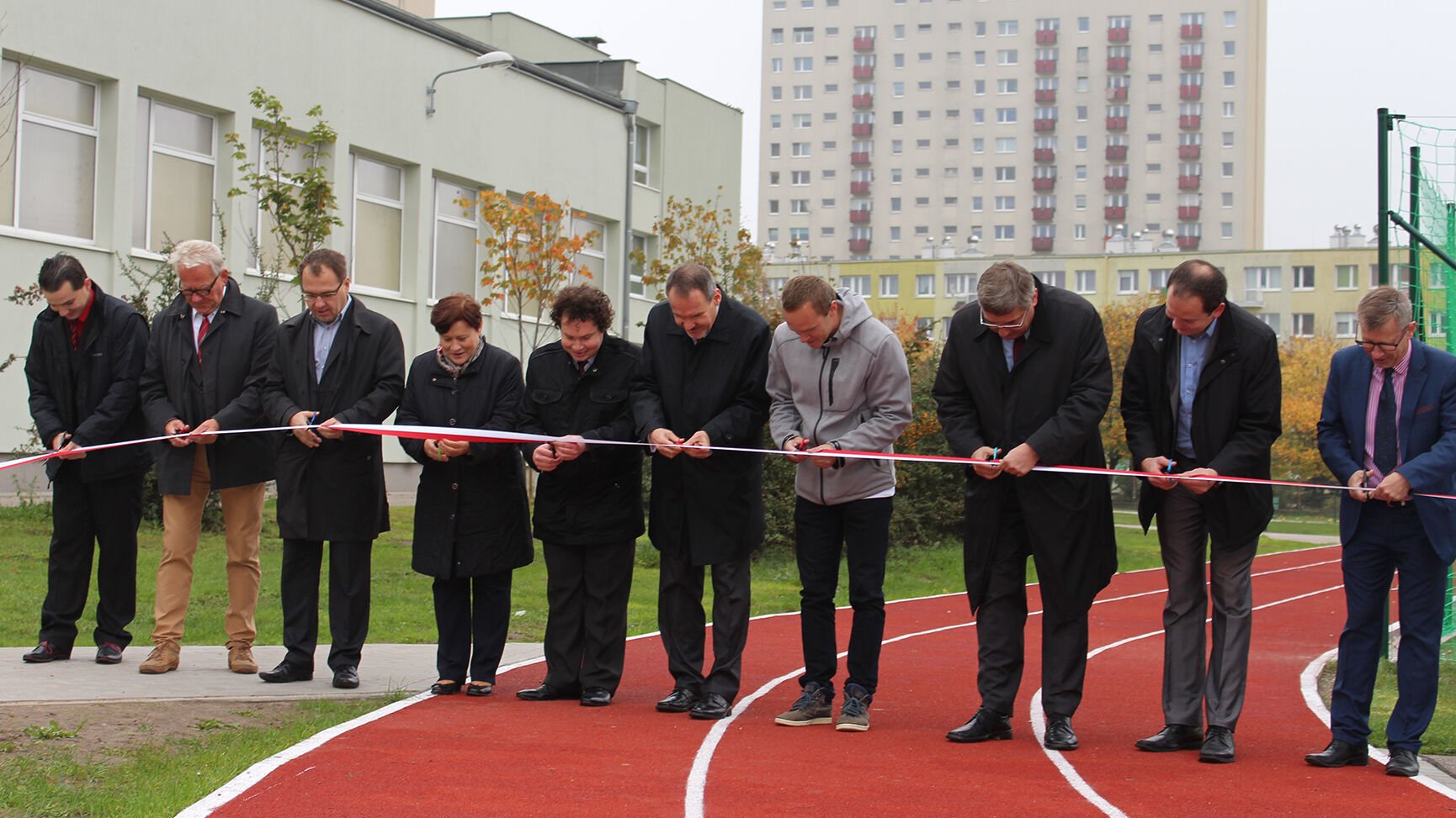 Otwarcie 3-torowej bieżni lekkoatletycznej ze skocznią na Osiedlu Zwycięstwa - III etap (05)