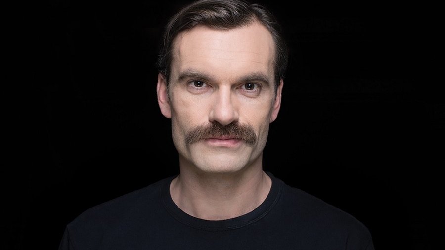 Mariusz Zaniewski - Świnki (fot. materiały Teatru Nowego w Poznaniu)
