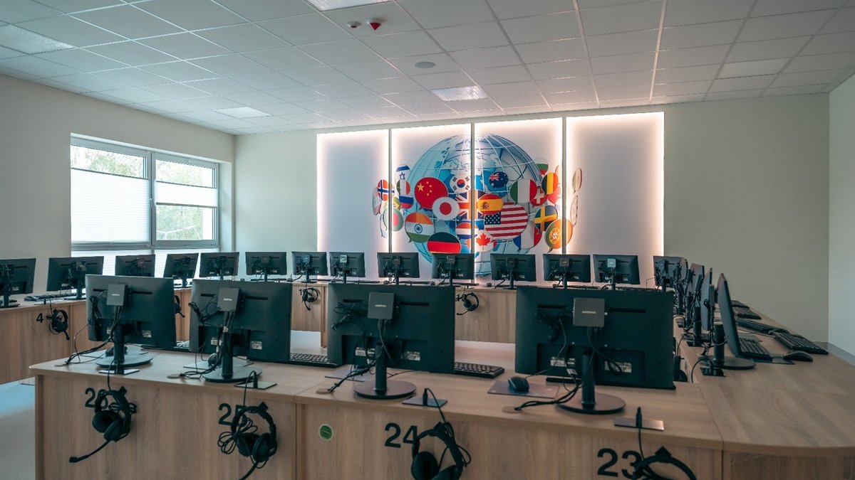 pracownia komputerowa w nowej szkole na Strzeszynie