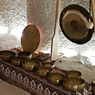 Misy i gongi w samo południe w grocie solnej - koncert relaksacyjny GraMis