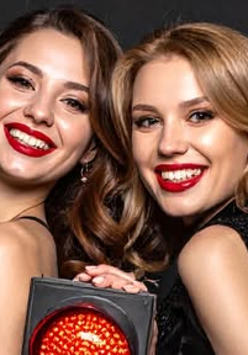 Baner promujący wydarzenie. Nazwa wydarzeania i zdjęcie osób artystycznych.