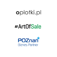 Trzy logotypy organizatorów. Od góry: Czarne logo Oplotki.pl, na środku czarno-zielone logo #ArtOfSale, na sole Niebieskie logo Poznań Biznes Partner.