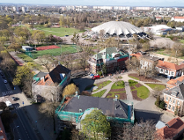 Cztery zabytkowe budynki oświatowe na Łazarzu zyskują nowe dachy