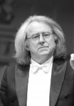 dyrygent Marek Pijarowski