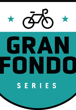 Logotyp Gran Fondo - na zielonym tle czarna nazwa zawodów, a powyżej na białym tle symbol roweru i zielone gwiazdki