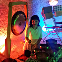 misy i gongi w grocie