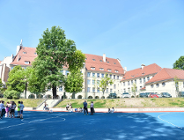 Najpierw elewacja, teraz nowe boisko