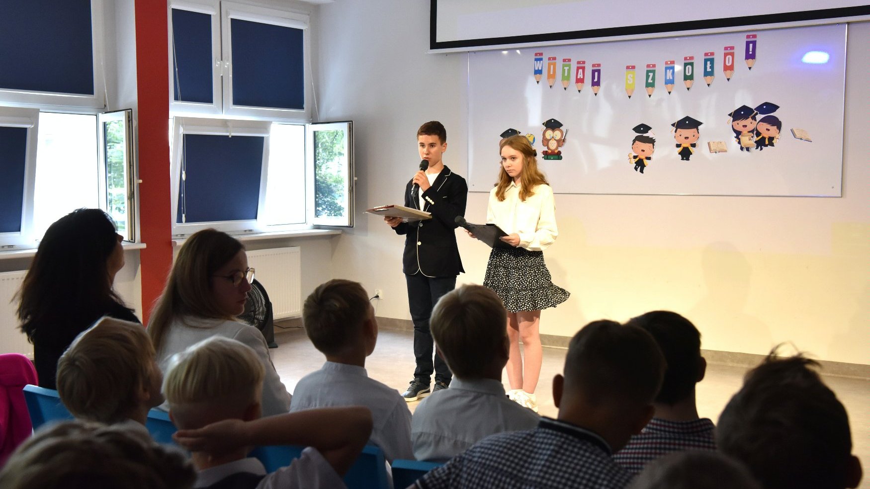Miejska inauguracja odbyła się w Szkole Podstawowej nr 77 przy ul. Dmowskiego