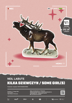 Plakat w różowo szarych barwach. Na różowym tle figurka ryczącego jelenia. Na dole plakatu informacje o przedstawieniu.