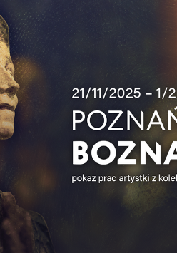 Na pierwszym planie z lewej strony widać rzeźbę przedstawiającą kobietę. Tło jest rozmyte utrzymane w cimnych barwach, przełamane jasną, żółto-zieloną i pomarańczową strugą światła. Z prawej strony informacje dotyczące wydarzenia zawarte w treści artykułu.