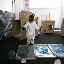 zabawa w kombinezonie