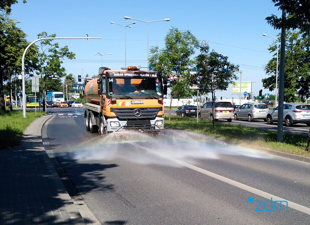 Polewaczaki wyjechały na poznańskie ulice fot. ZDM - grafika artykułu