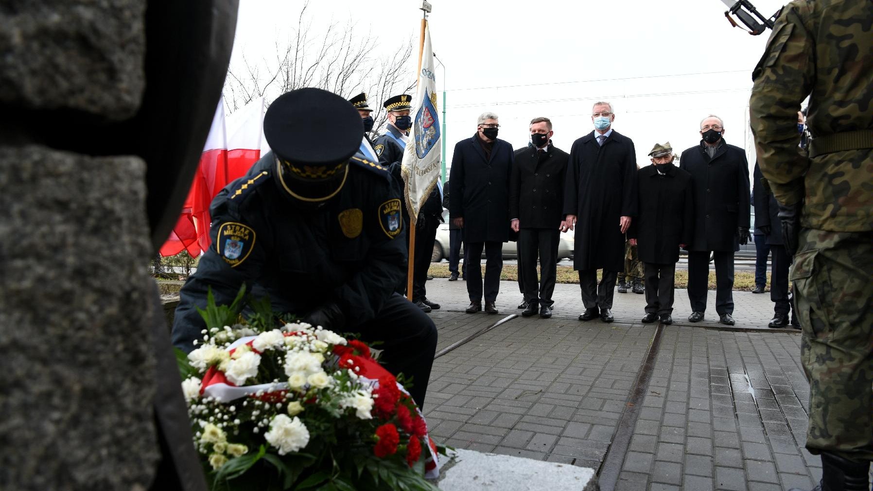 Galeria zdjęć przedstawia obchody 79. rocznicy Akcji Bollwerk. - grafika artykułu