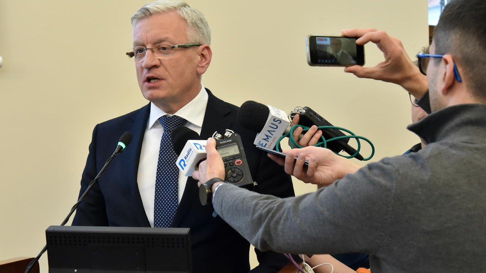 Jacek Jaśkowiak, prezydent Poznania, zaapelował do poznańskich seniorów i seniorek - grafika artykułu