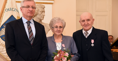 Medale za Długoletnie Pożycie Małżeńskie wręczał Jacek Jaśkowiak, prezydent Poznania