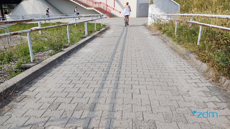 Galeria zdjęć z budowy ścieżki rowerowej i chodnika przy ul. Szymanowskiego - grafika artykułu