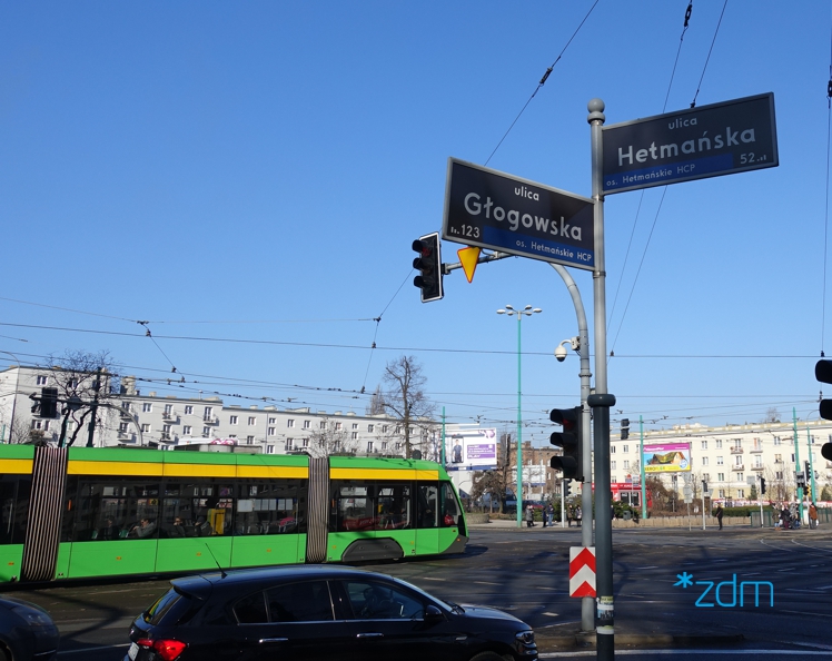 Po zakończeniu prac ZDM i MPK wymalowane zostanie przejście dla pieszych przez ul. Głogowską - grafika artykułu