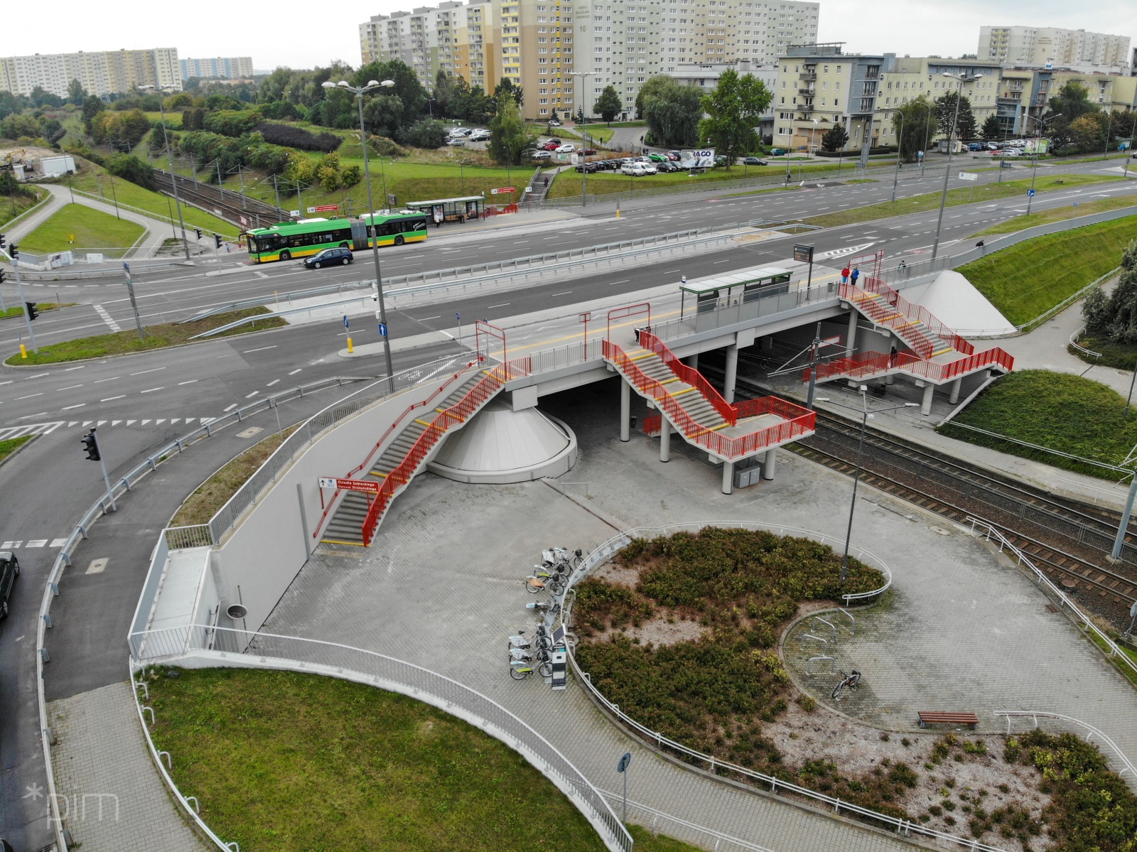 Widok z lotu na wiadukt nad PST Szymanowskiego - grafika artykułu