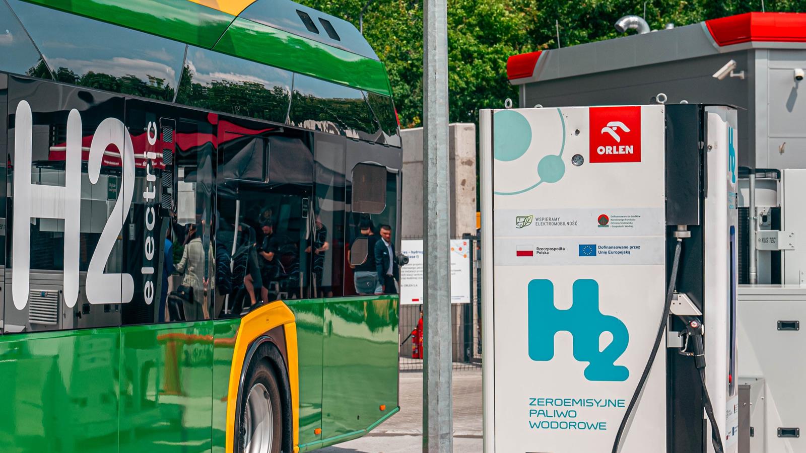 Autobus wodorowy na stacji Orlen - grafika artykułu