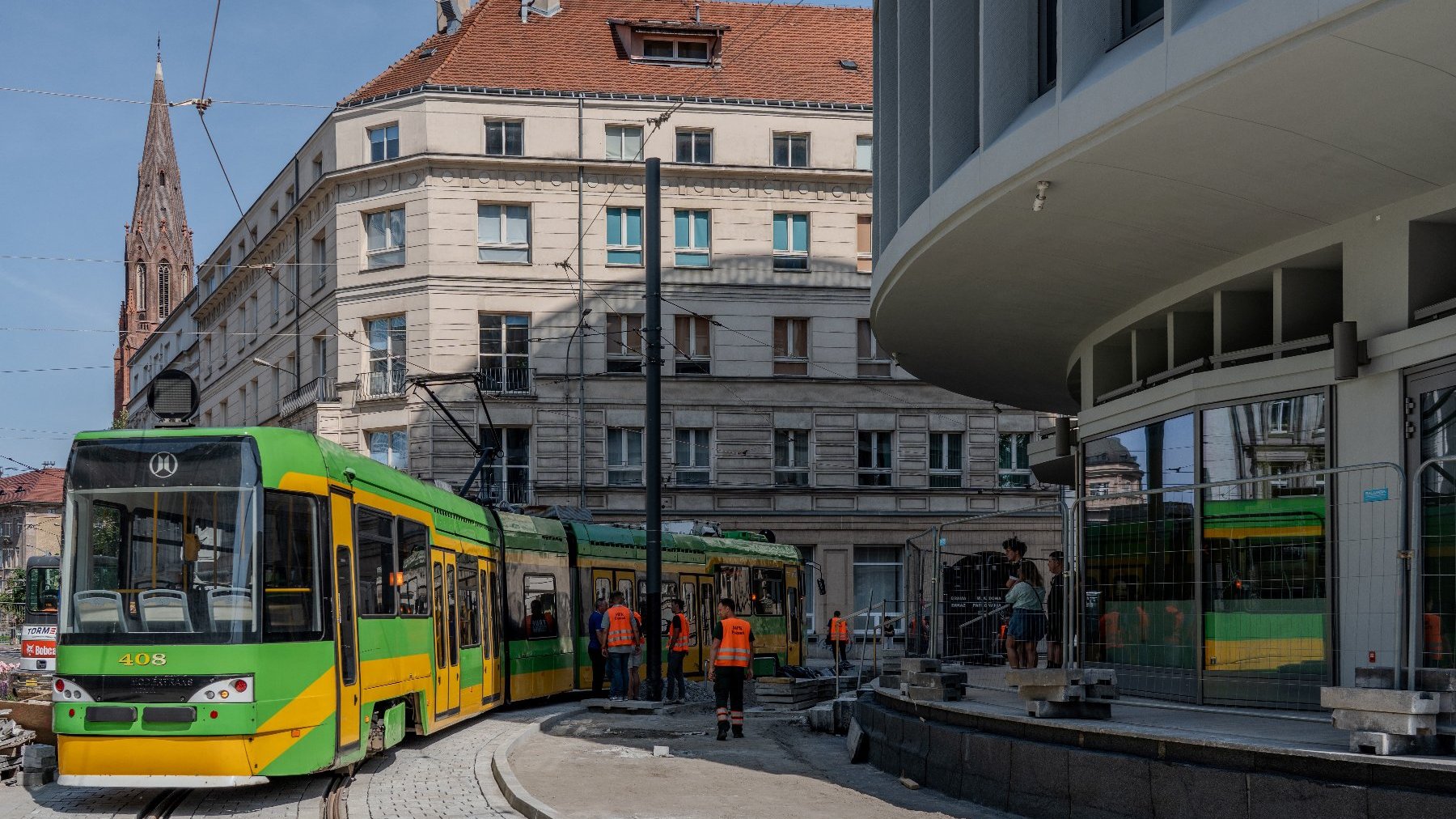 Galeria zdjęć z testowych przejazdów tramwajów po nowym łuku przy Okrąglaku
