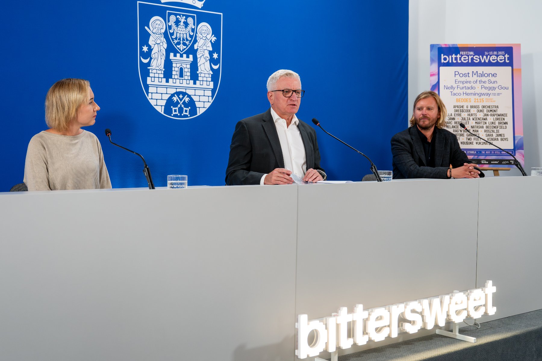 Prezydent Poznania Jacek Jaśkowiak oraz przedstawiciele organizatora festiwalu - grafika artykułu