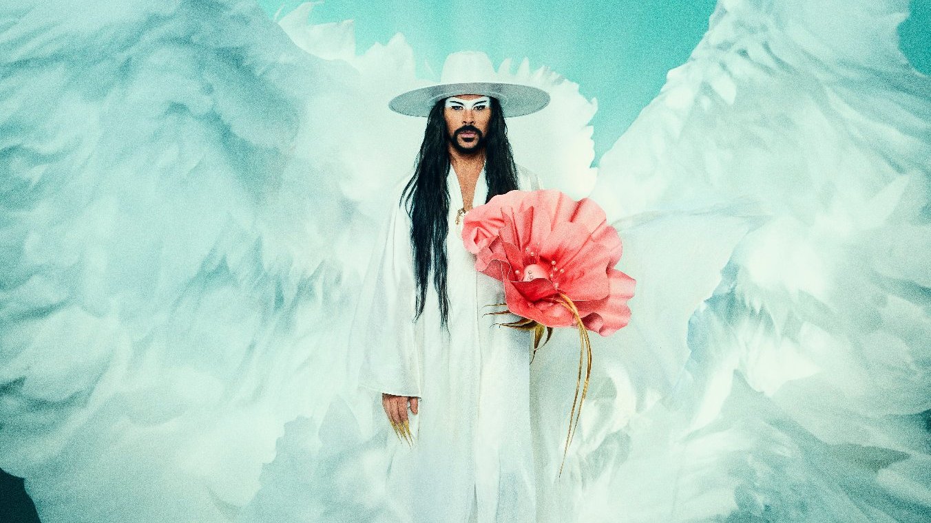 Wokalista Empire Of The Sun