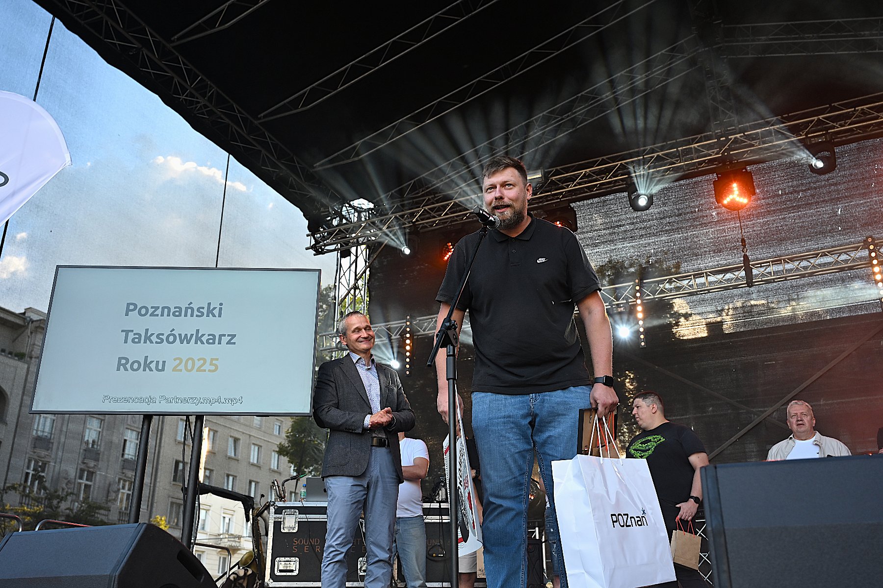 Poznański Taksówkarz Roku - grafika artykułu