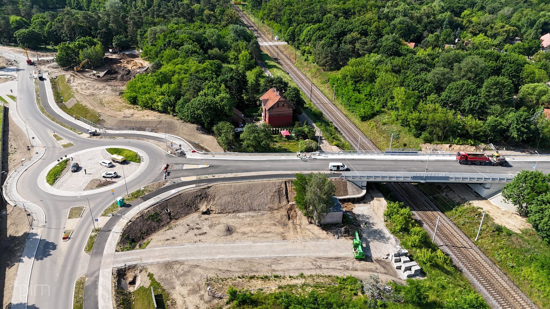 Widok na nowy wiadukt i rondo u zbiegu nowego śladu ul. Golęcińskiej i Podolańskiej