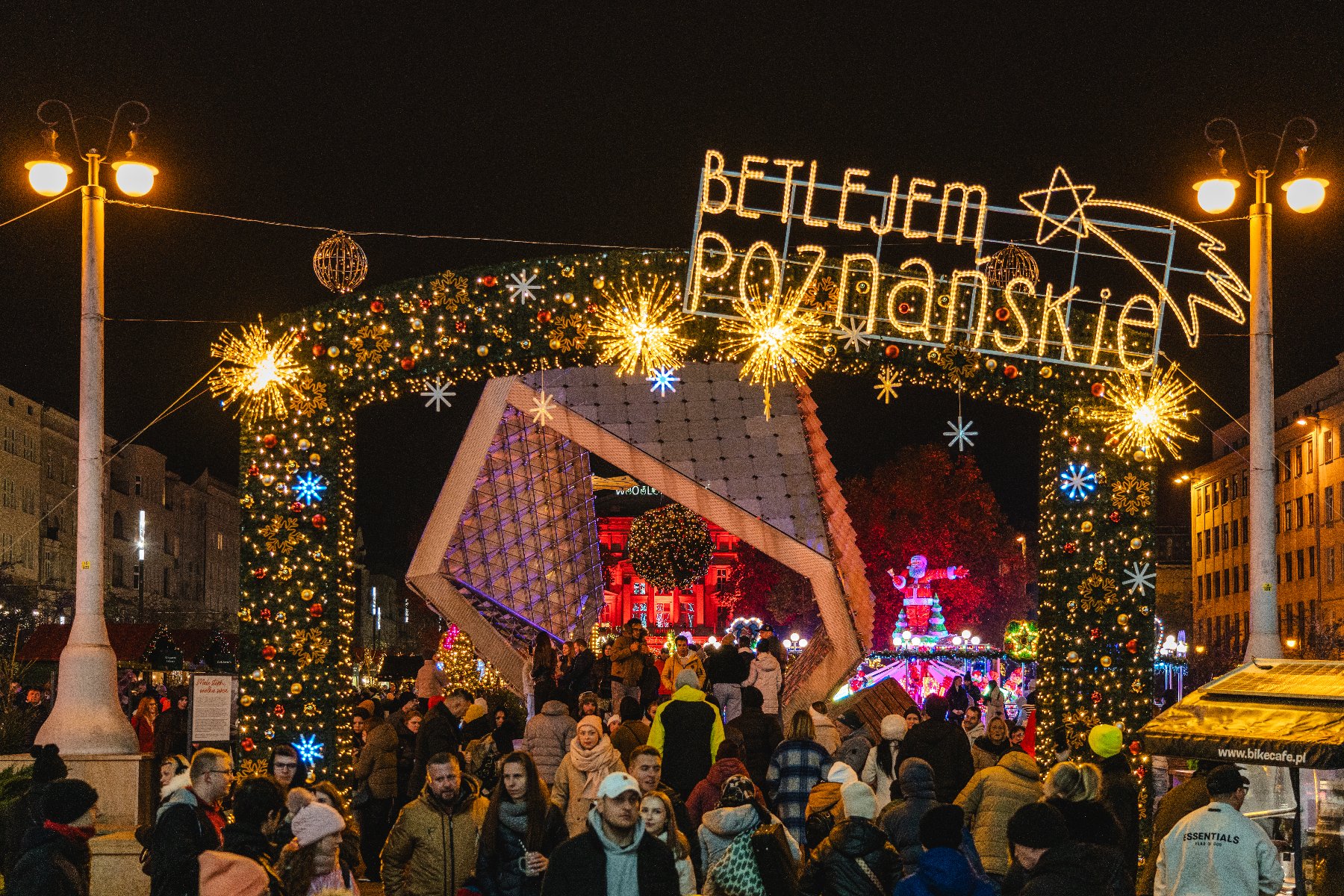 Zdjęcie Betlejem Poznańskiego na placu Wolności - grafika artykułu