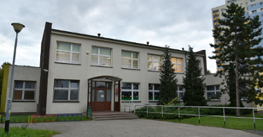 Zdjęcie przedstawia budynek przedszkola.