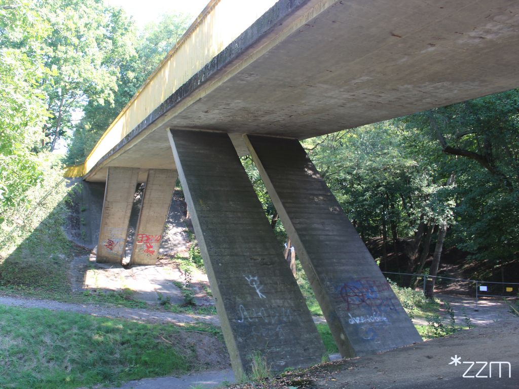 Mostek w Parku Cytadela - grafika artykułu