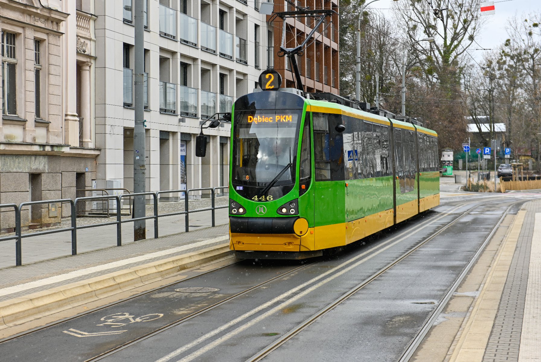 Tramwaj linii nr 2 przy ul. Zwierzynieckiej