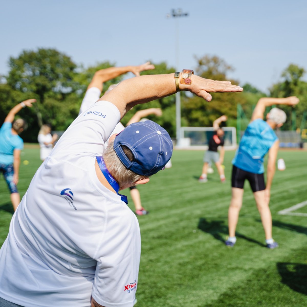Poznańskie Ośrodki Sportu i Rekreacji proponują latem seniorom spacery nordic walking oraz ćwiczenia tai chi. Za symboliczną złotówkę fot. Agnieszka Wojt-Kaczmarek Zajęcia seniorów