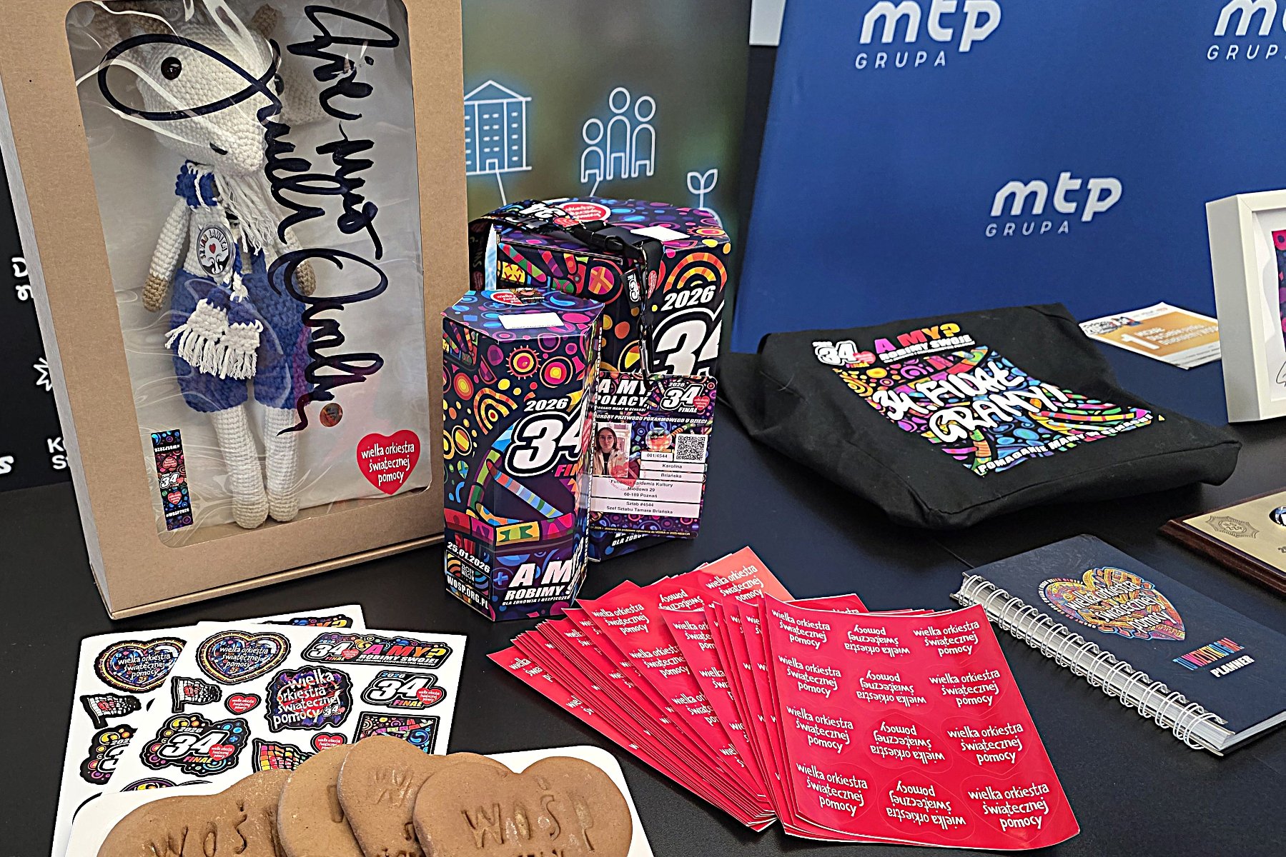 Zdjęcie niektórych rzeczy wystawionych na aukcje WOŚP