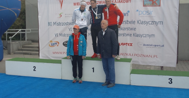 medaliści C1 na podium