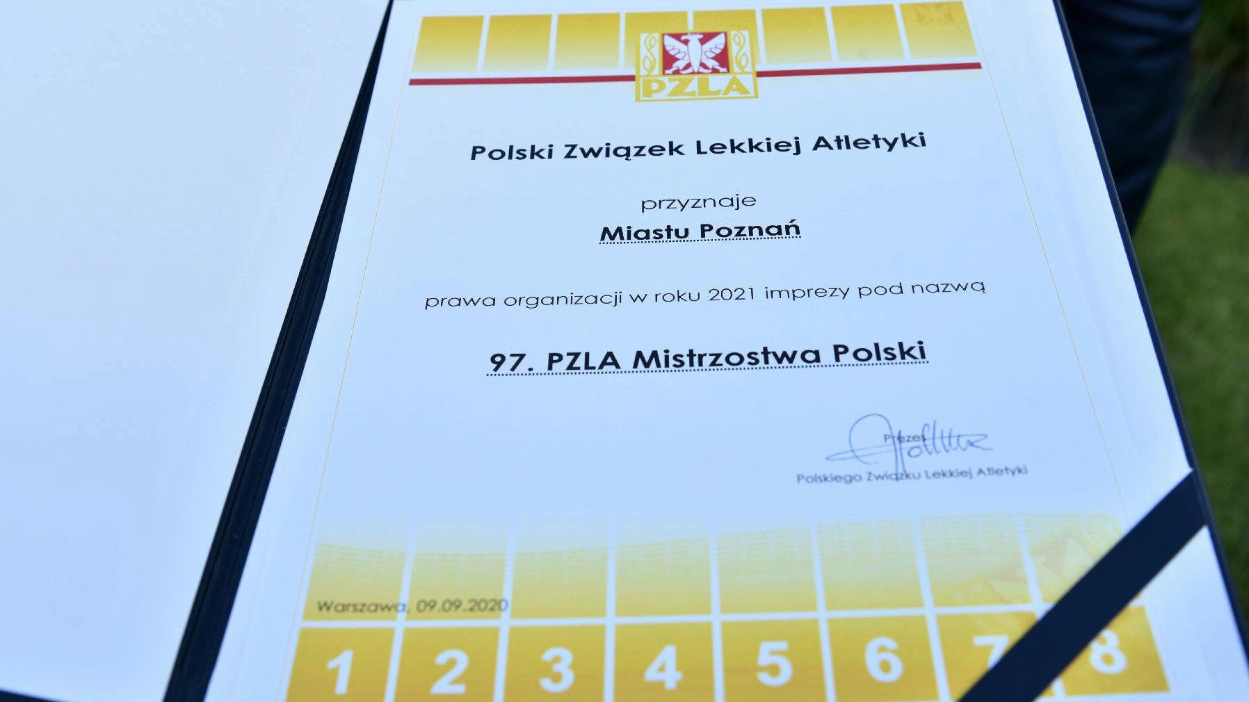 certyfikat przyznający Poznaniowi organizację lekkoatletycznych Mistrzostw Polski - grafika artykułu