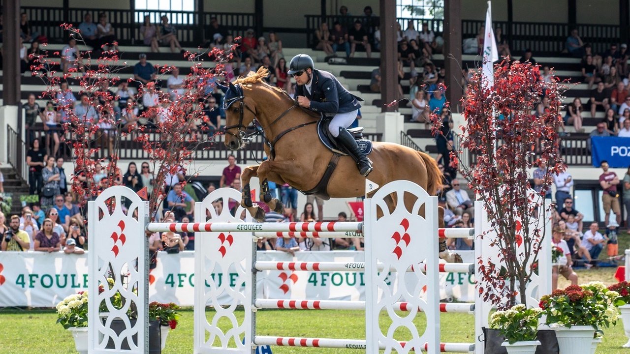 Zwycięzca konkursu Grand Prix i aktualny mistrz Polski - Wojciech Wojcianiec na koniu Chintablue - grafika artykułu
