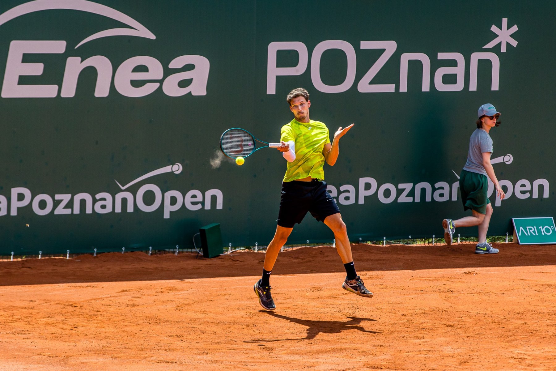 Mecz Kamil Majchrzak - Pablo Carreno-Busta fot. Paweł Rychter Tegoroczna jedynka turniejowa podczas zeszłorocznego meczu z Kamilem Majchrzakiem w Parku Tenisowym Olimpia, Hiszpan zagrywa piłkę z forhandu