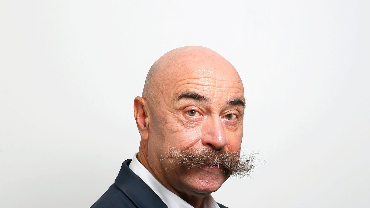 Professor's foto - grafika artykułu