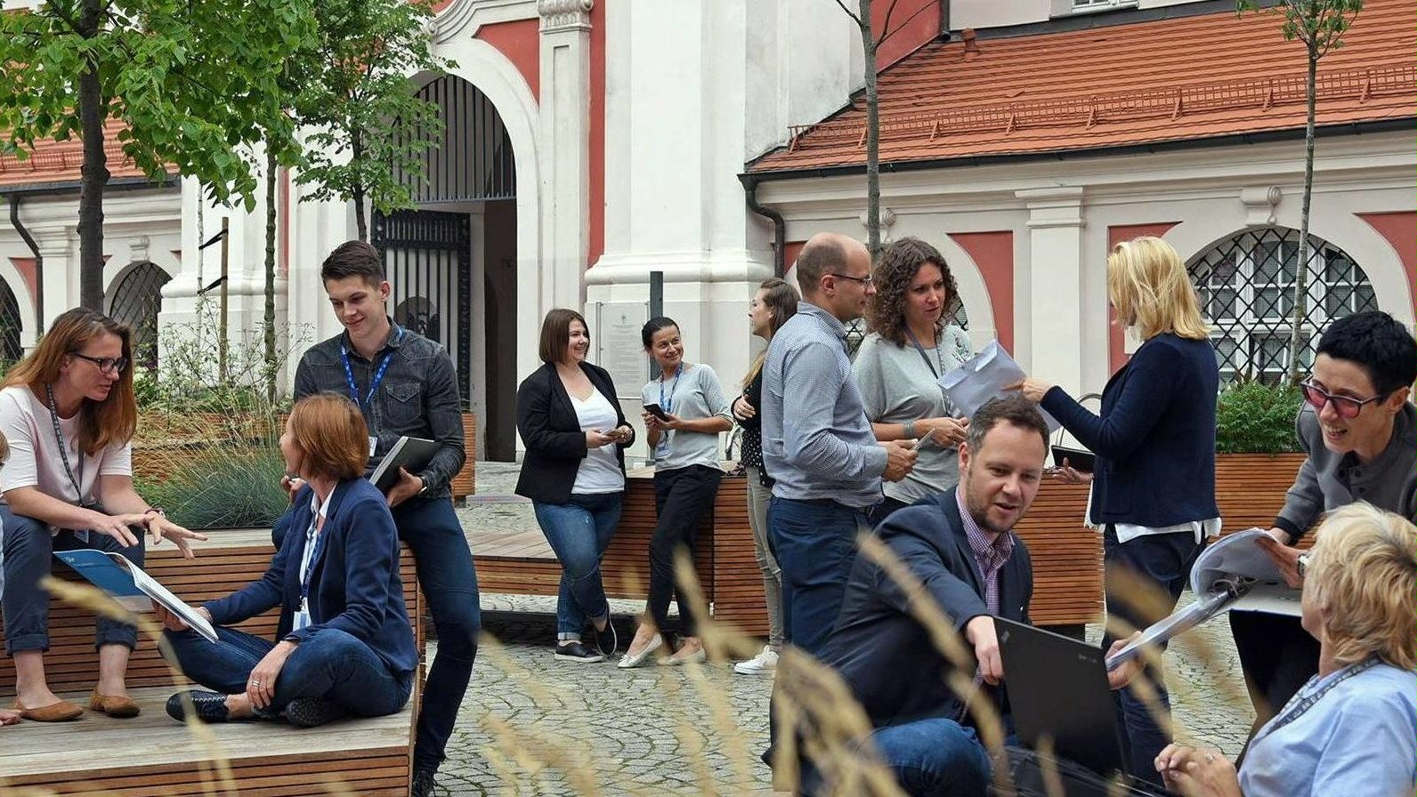 Urząd Miasta Poznania przyjmuje zgłoszenia na program spraktyk i staży - grafika artykułu