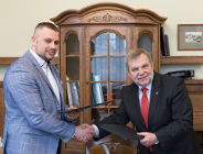 UAM rozpoczął współpracę z platformą transakcyjną online