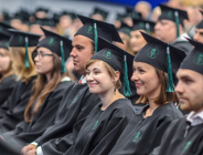 Wysokie zarobki absolwentów poznańskich uczelni